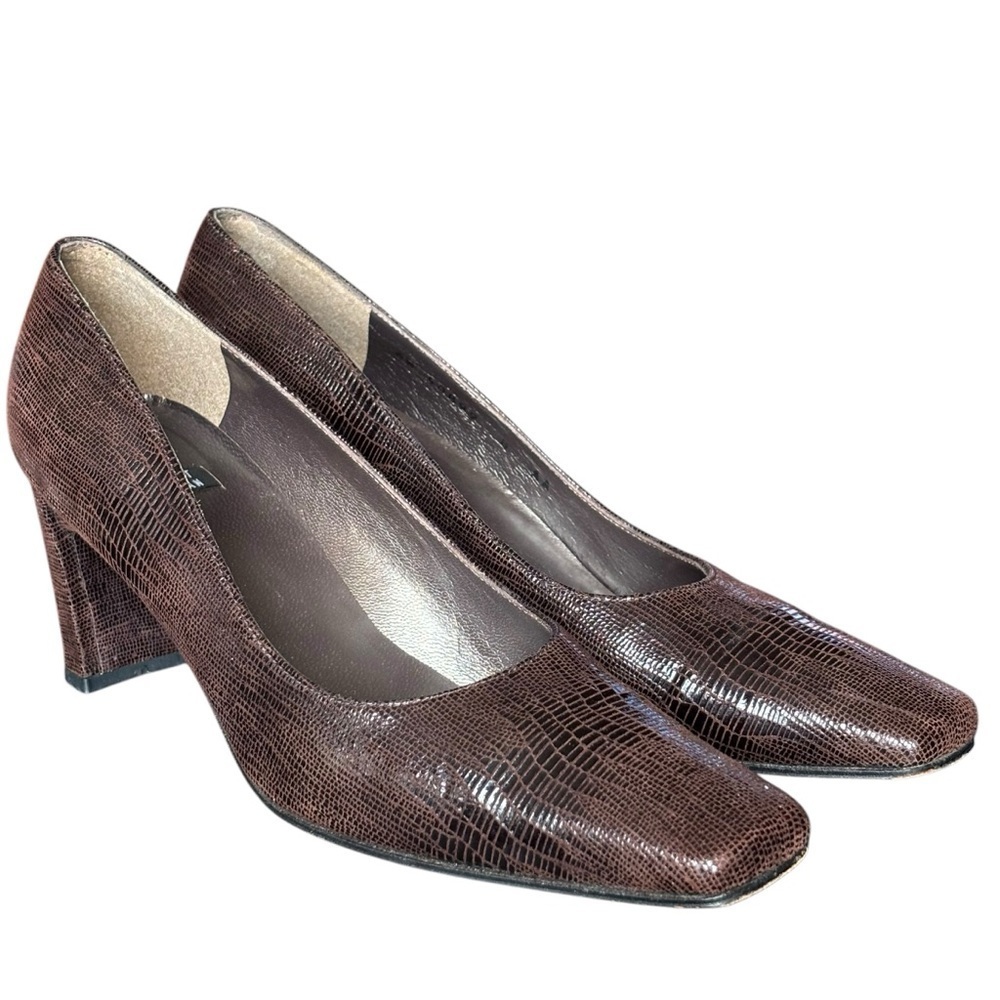 Stuart Weitzman heels brown square toe leather lizard pumps size 8 NARROW